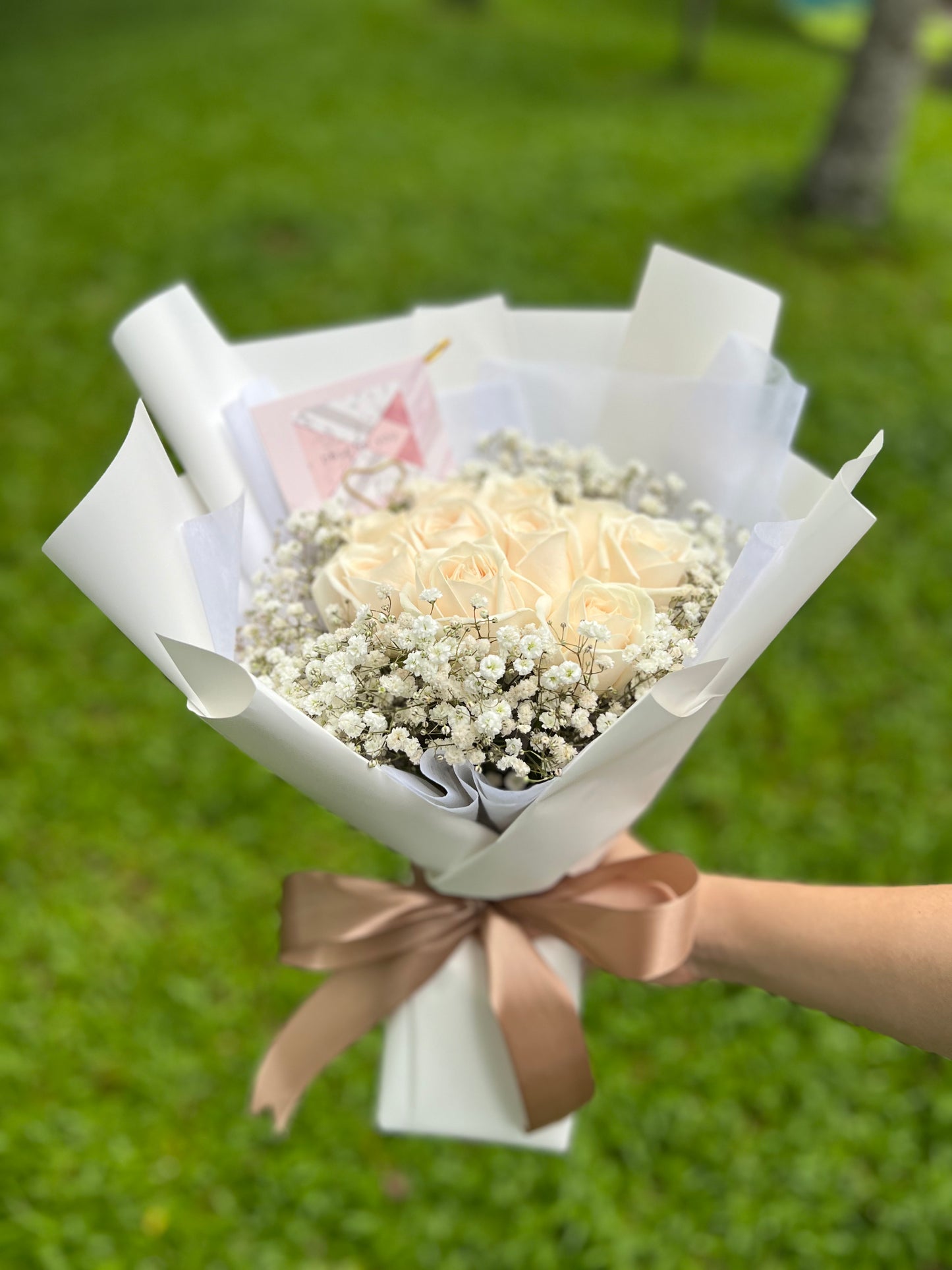 Pure Love (10 Roses with Baby Breath)