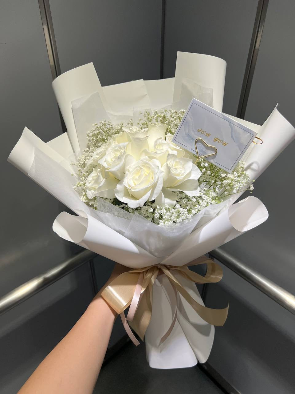 Pure Love (10 Roses with Baby Breath)