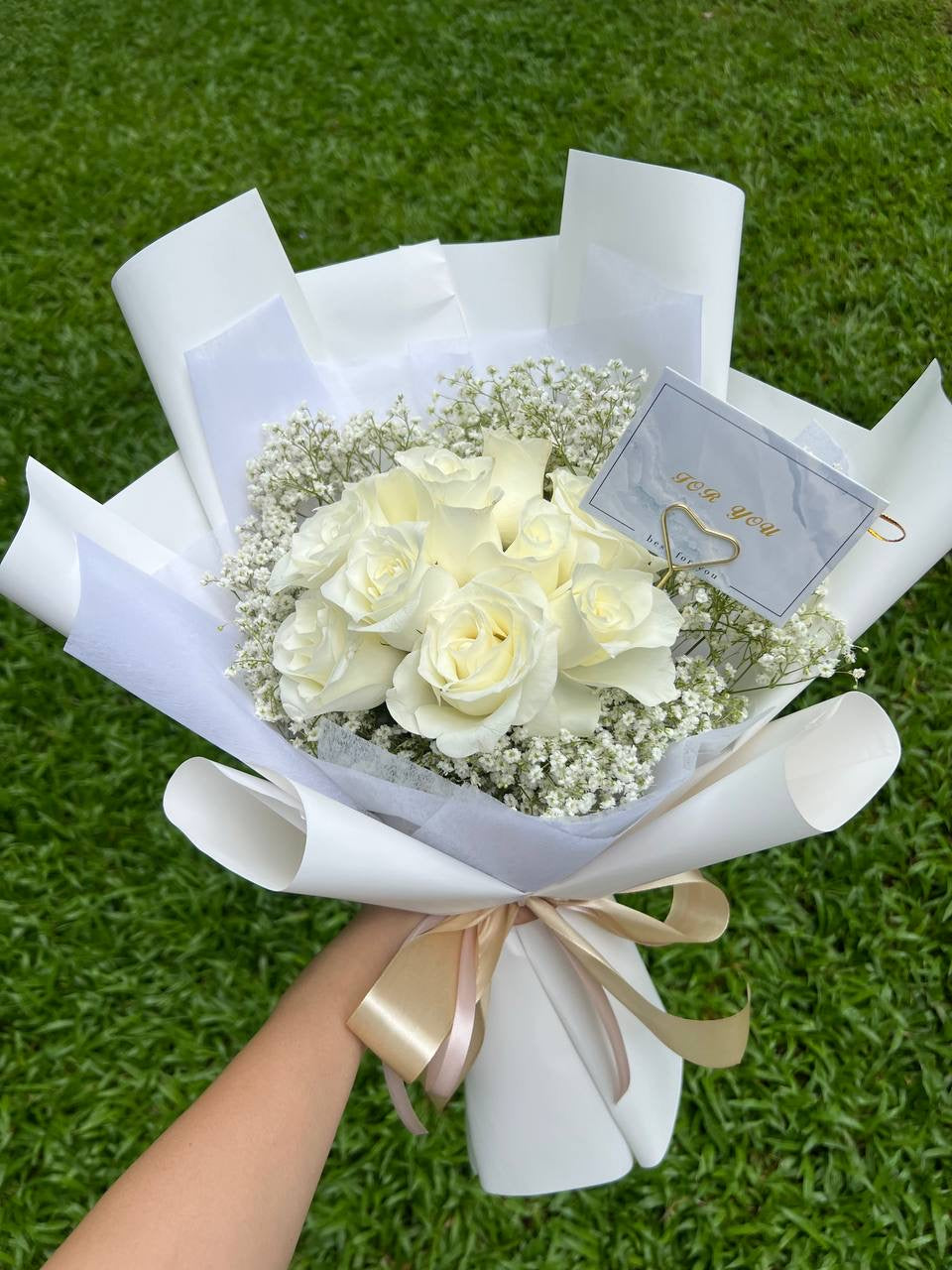 Pure Love (10 Roses with Baby Breath)