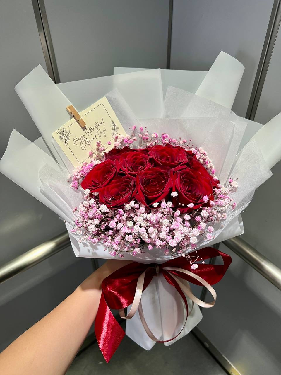 Crimson (10 Roses with Baby Breath)