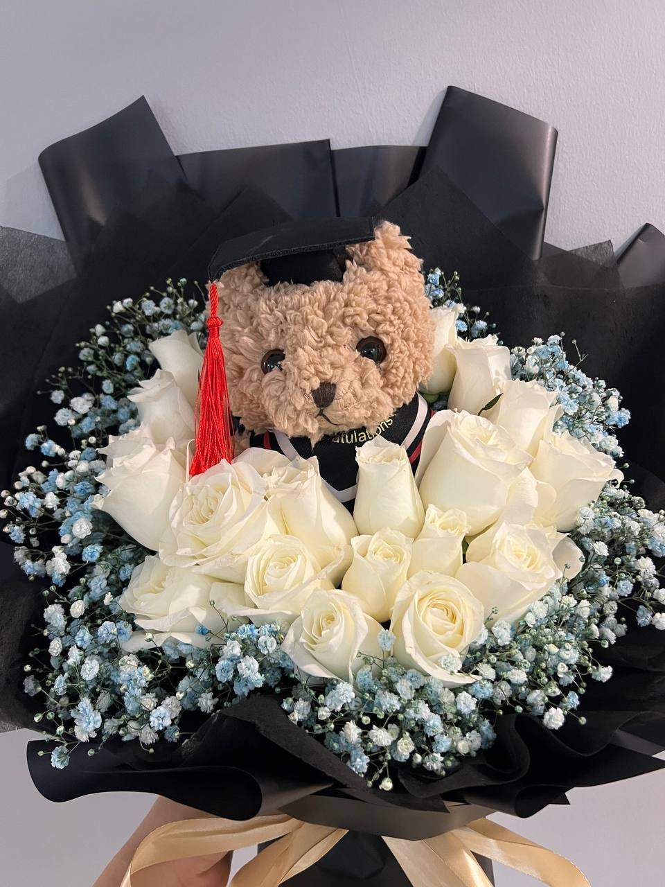Scholar (20 Roses with Baby Breath)