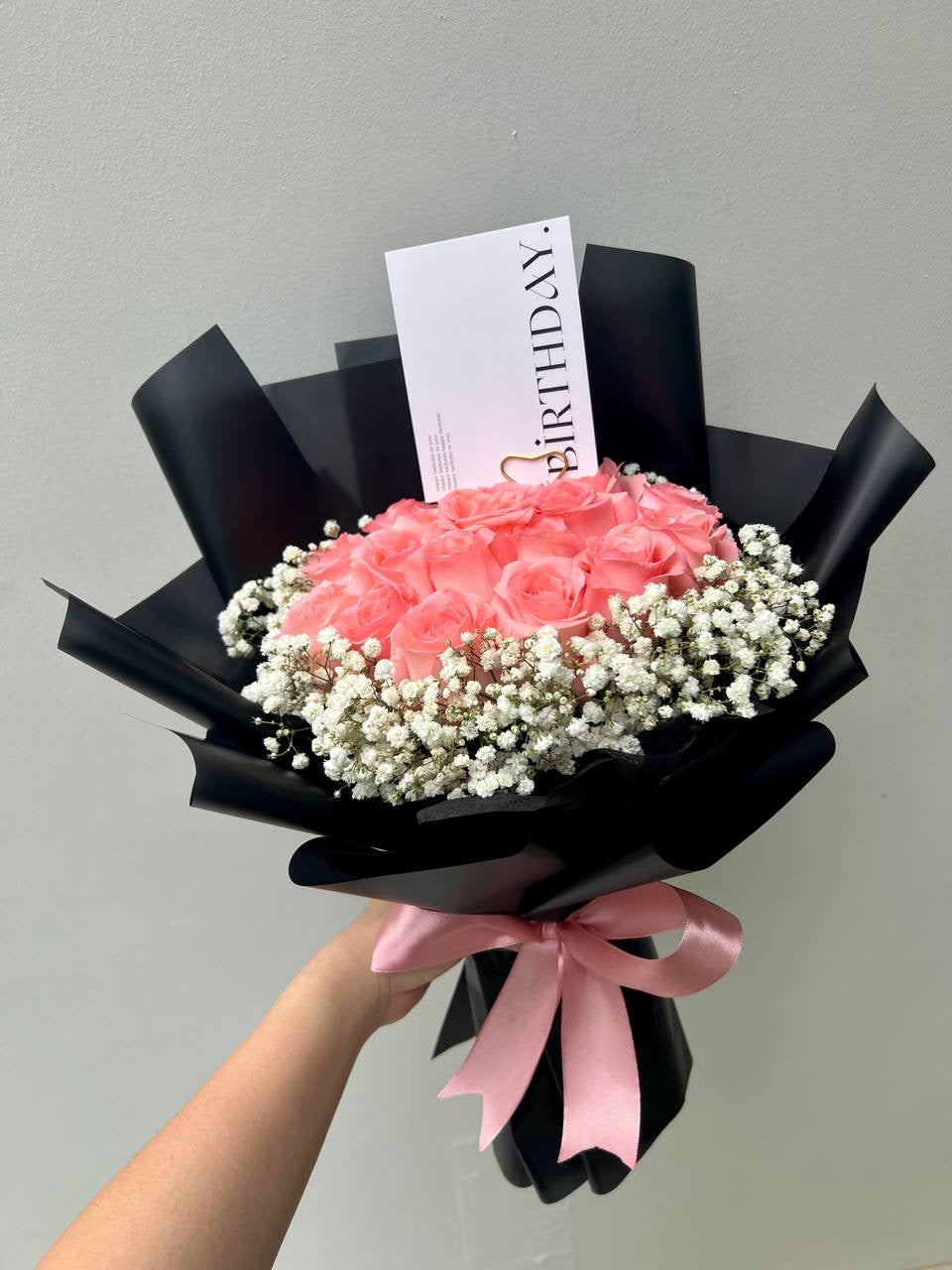 Black Pink (20 Roses with Baby Breath)