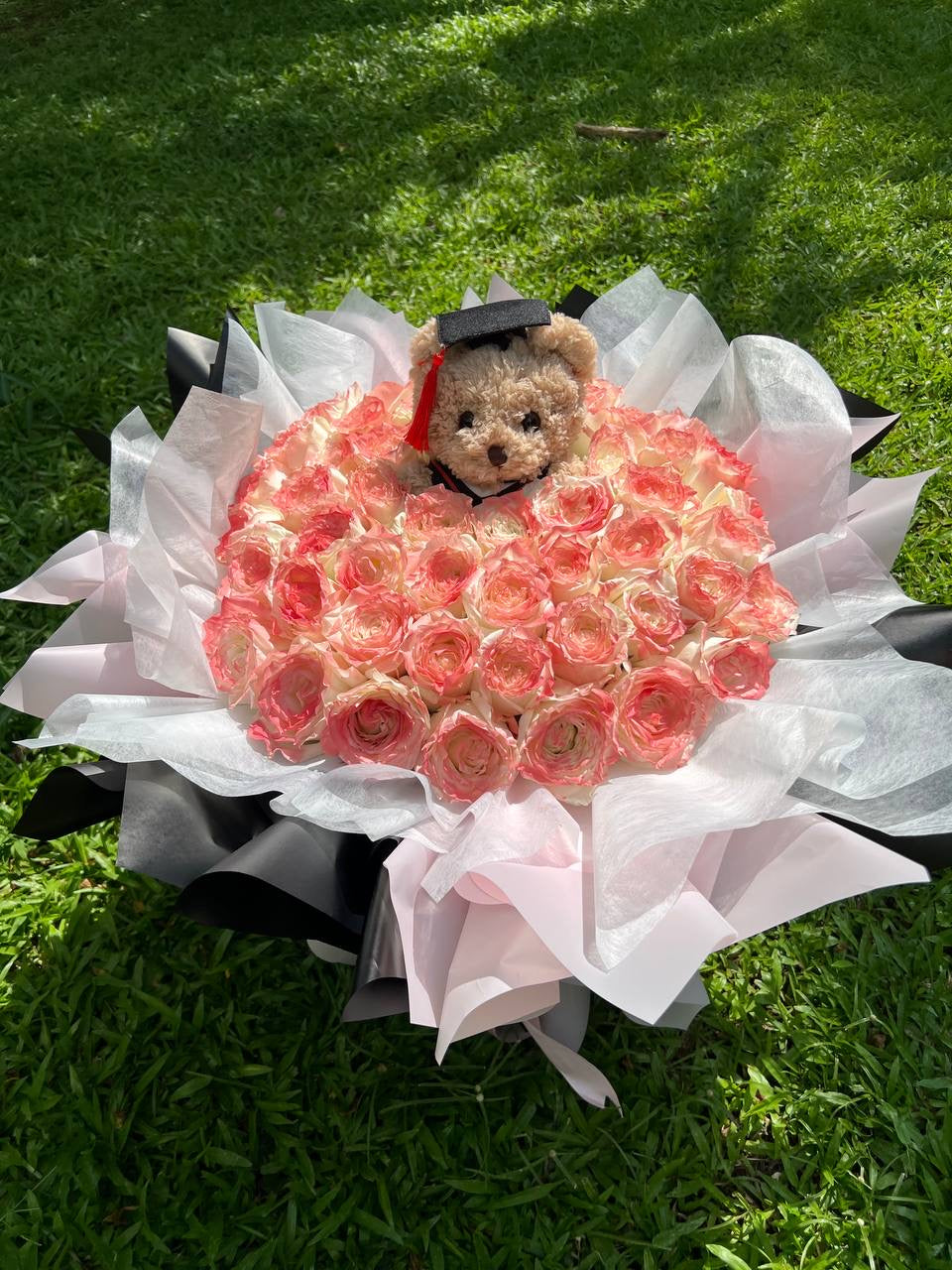 Grande Graduation (50 Roses)